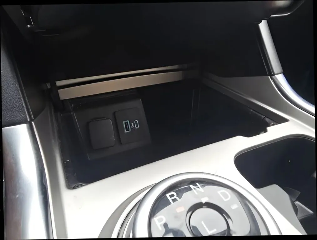 2023 Ford Explorer thumbnail 21