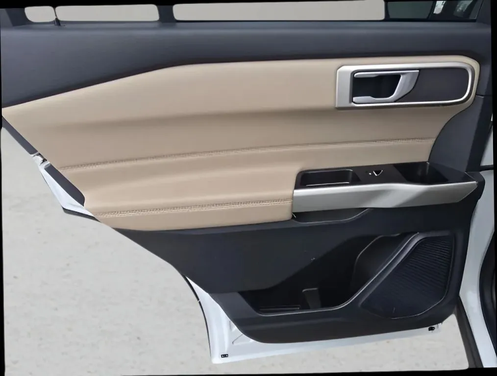 2023 Ford Explorer thumbnail 15