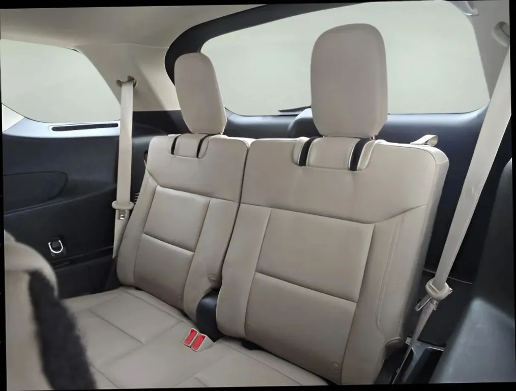 2023 Ford Explorer thumbnail 6