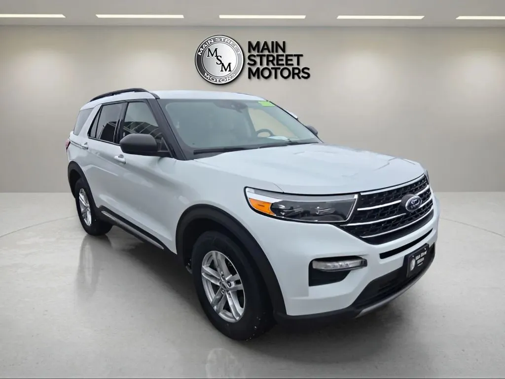 2023 Ford Explorer - Image 3