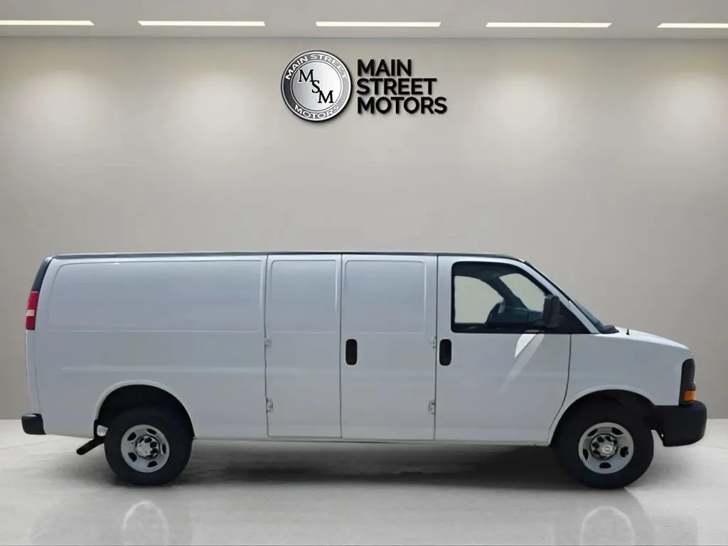 2013 Chevrolet Express 3500 Cargo thumbnail 13