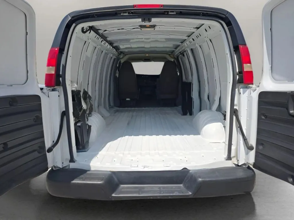 2013 Chevrolet Express 3500 Cargo thumbnail 5
