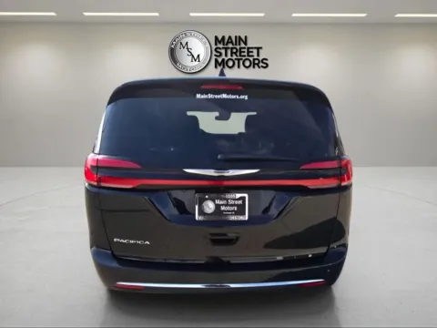 More photos of 2024 Chrysler Pacifica Touring L Van 4D at Main Street Motors, IN