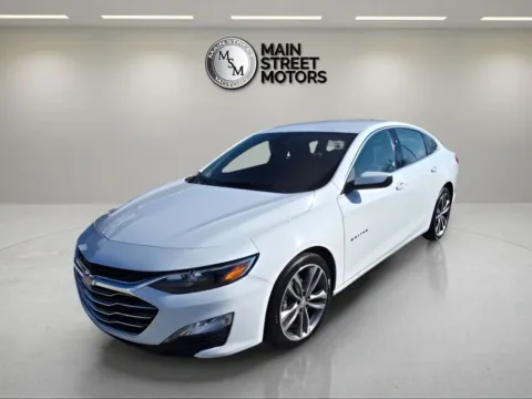 White 2023 Chevrolet Malibu 1LT Sedan 4D for sale in Portage, IN