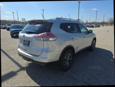 More photos of 2016 Nissan Rogue SL Sport Utility 4D at Main Street Motors, IN