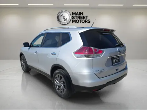 Photos of 2016 Nissan Rogue SL Sport Utility 4D for sale in Portage, IN at Main Street Motors