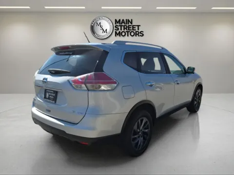 More photos of 2016 Nissan Rogue SL Sport Utility 4D at Main Street Motors, IN