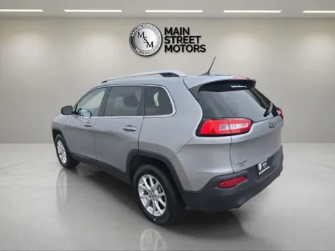 Photos of 2014 Jeep Cherokee Latitude Sport Utility 4D for sale in Portage, IN at Main Street Motors
