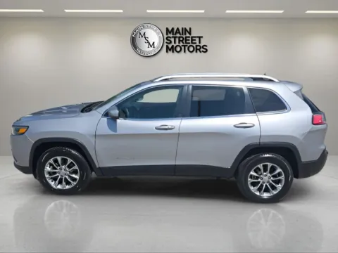 Photos of 2021 Jeep Cherokee Latitude Lux Sport Utility 4D for sale in Portage, IN at Main Street Motors