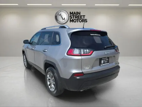 Another view of 2021 Jeep Cherokee Latitude Lux Sport Utility 4D for sale in Portage, IN at Main Street Motors