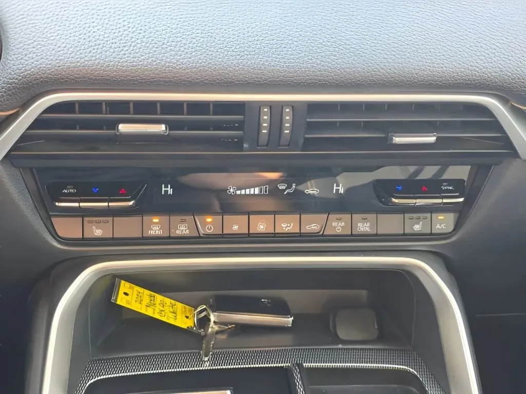 Mazda CX-90 photo 29