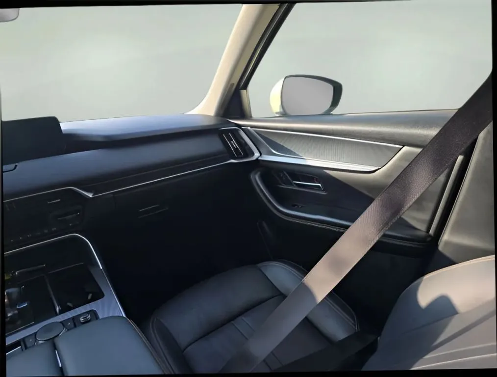 Mazda CX-90 photo 16