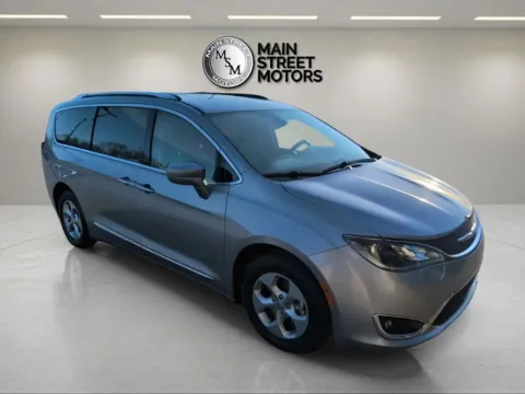 More photos of 2017 Chrysler Pacifica Touring-L Plus Minivan 4D at Main Street Motors, IN