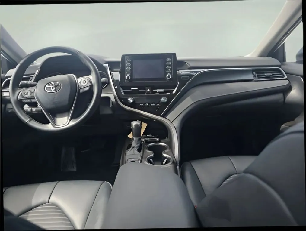 Toyota Camry photo 13