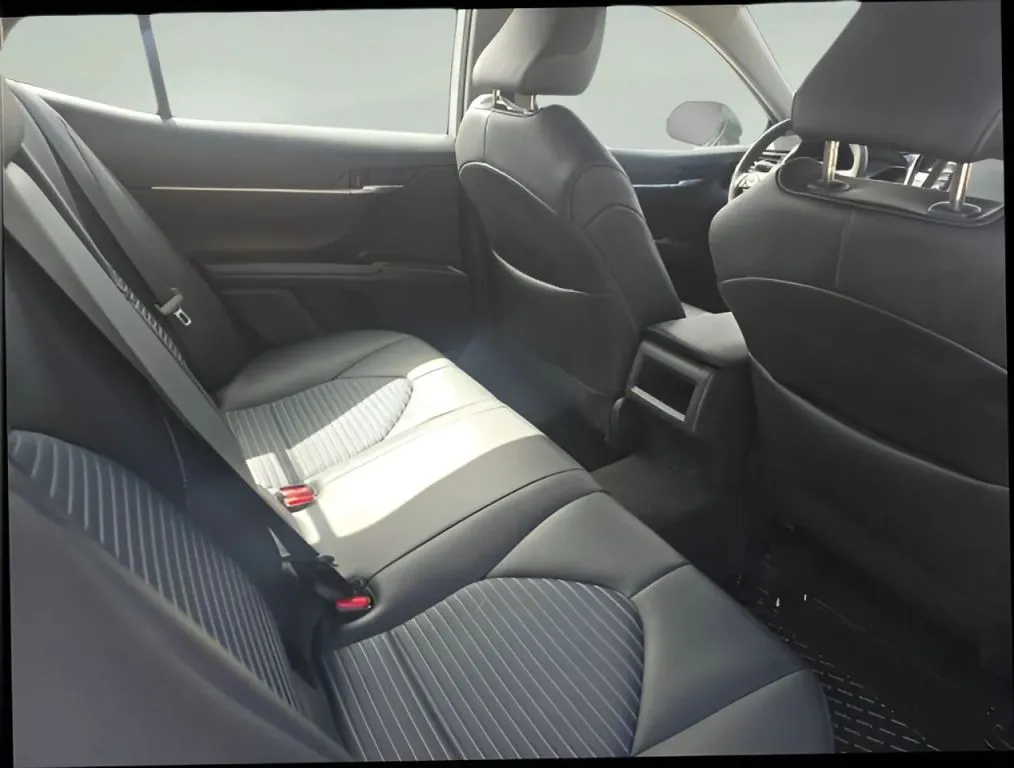 Toyota Camry photo 19