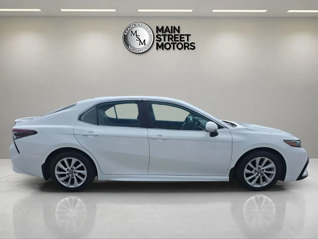 Toyota Camry photo 6