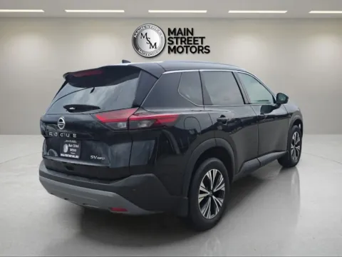More photos of 2021 Nissan Rogue SV Sport Utility 4D at Main Street Motors, IN
