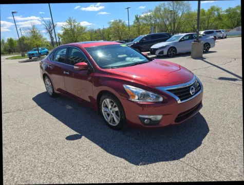More photos of 2015 Nissan Altima 2.5 SV Sedan 4D at Main Street Motors, IN