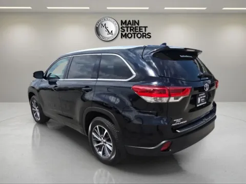 Another view of 2019 Toyota Highlander XLE Sport Utility 4D for sale in Portage, IN at Main Street Motors