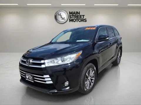 Black 2019 Toyota Highlander XLE Sport Utility 4D for sale in Portage, IN