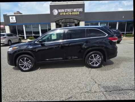 Black 2019 Toyota Highlander XLE Sport Utility 4D for sale in Portage, IN