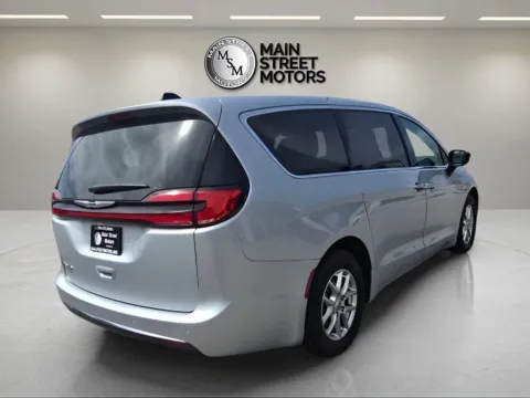 More photos of 2024 Chrysler Pacifica Touring L Van 4D at Main Street Motors, IN