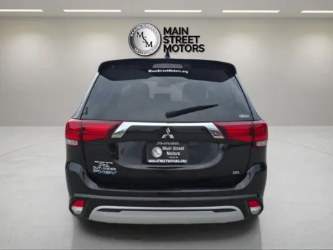 More photos of 2022 Mitsubishi Outlander PHEV SEL Sport Utility 4D at Main Street Motors, IN