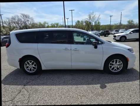 More photos of 2024 Chrysler Pacifica Touring L Van 4D at Main Street Motors, IN