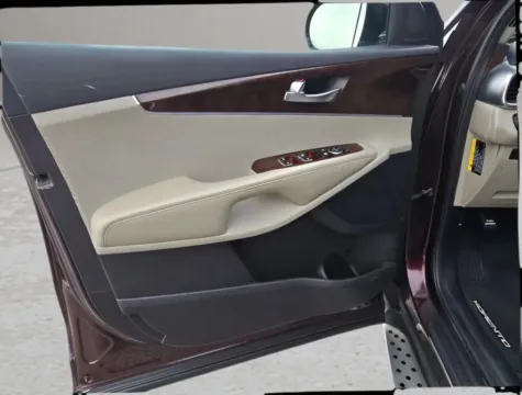 More photos of 2016 Kia Sorento EX Sport Utility 4D at Main Street Motors, IN