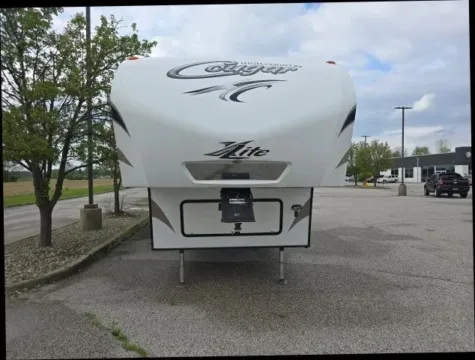 Another view of 2015 Keystone RV Cougar X-Lite FW 29RLI for sale in Portage, IN at Main Street Motors