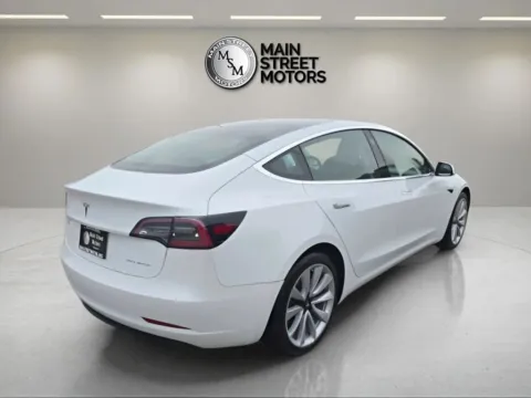 More photos of 2018 Tesla Model 3 Long Range Sedan 4D at Main Street Motors, IN