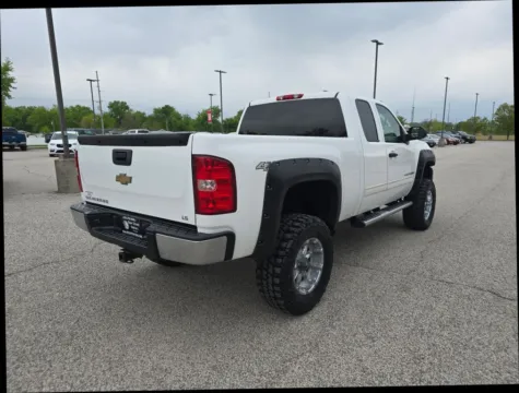 More photos of 2009 Chevrolet Silverado 1500 Extended Cab LS Pickup 4D 6 1/2 ft at Main Street Motors, IN