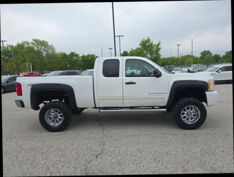 More photos of 2009 Chevrolet Silverado 1500 Extended Cab LS Pickup 4D 6 1/2 ft at Main Street Motors, IN