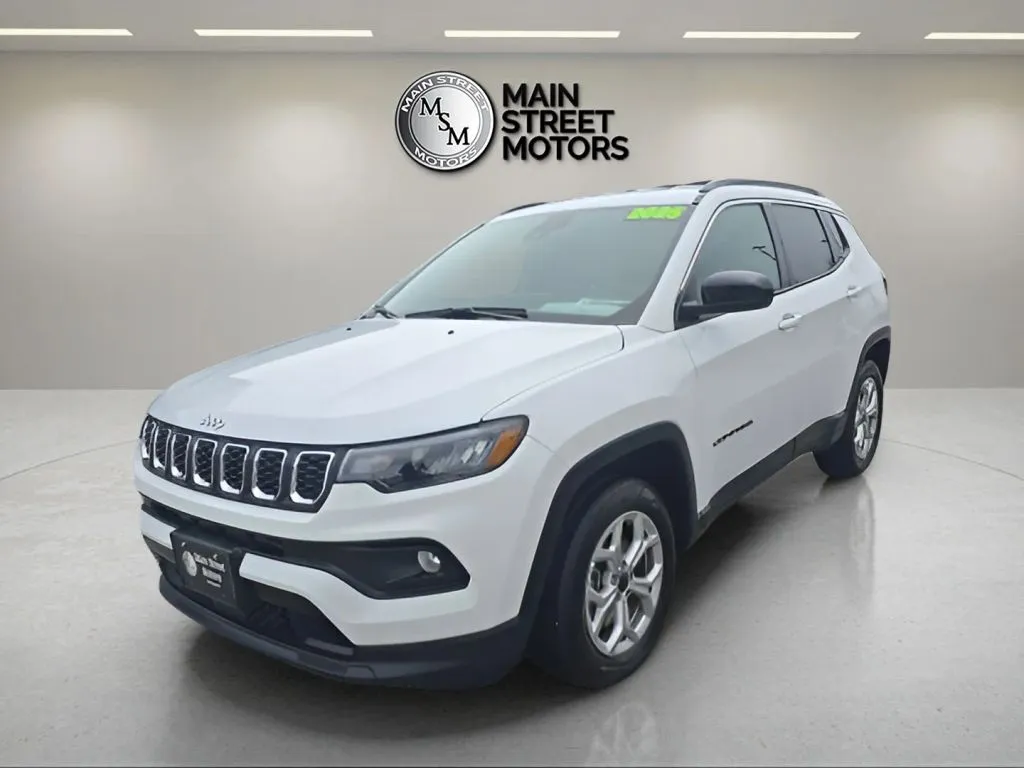 White 2025 Jeep Compass Latitude Sport Utility 4D for sale in Portage, IN