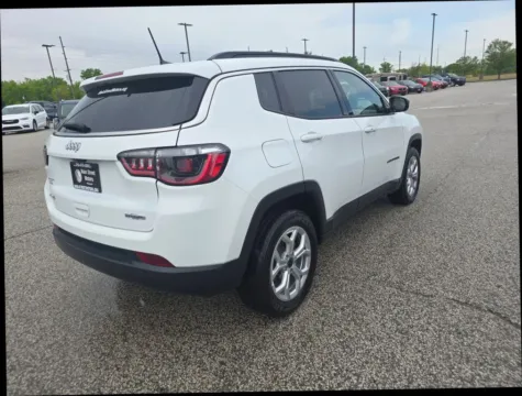 More photos of 2025 Jeep Compass Latitude Sport Utility 4D at Main Street Motors, IN