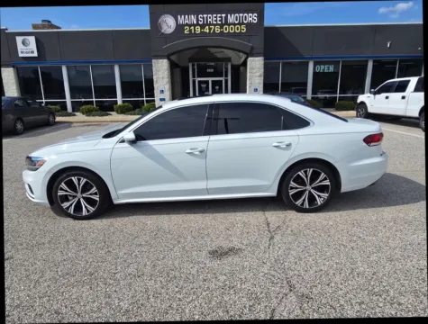 White 2021 Volkswagen Passat SE Sedan 4D for sale in Portage, IN