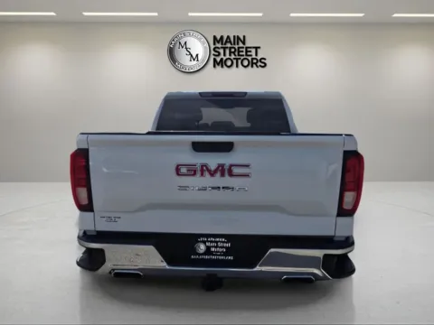 More photos of 2022 GMC Sierra 1500 Limited Double Cab SLE Pickup 4D 6 1/2 ft at Main Street Motors, IN