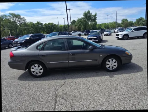 More photos of 2003 Ford Taurus SEL Sedan 4D at Main Street Motors, IN