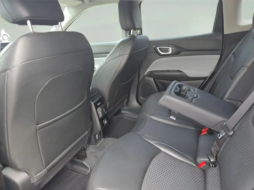 Jeep Compass photo 12