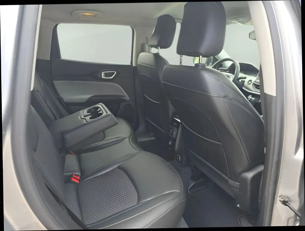Jeep Compass photo 18