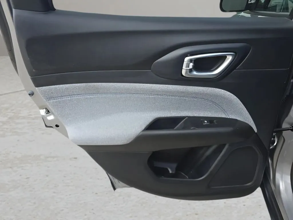Jeep Compass photo 11