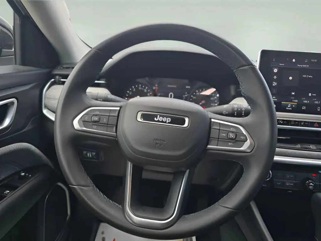 Jeep Compass photo 16