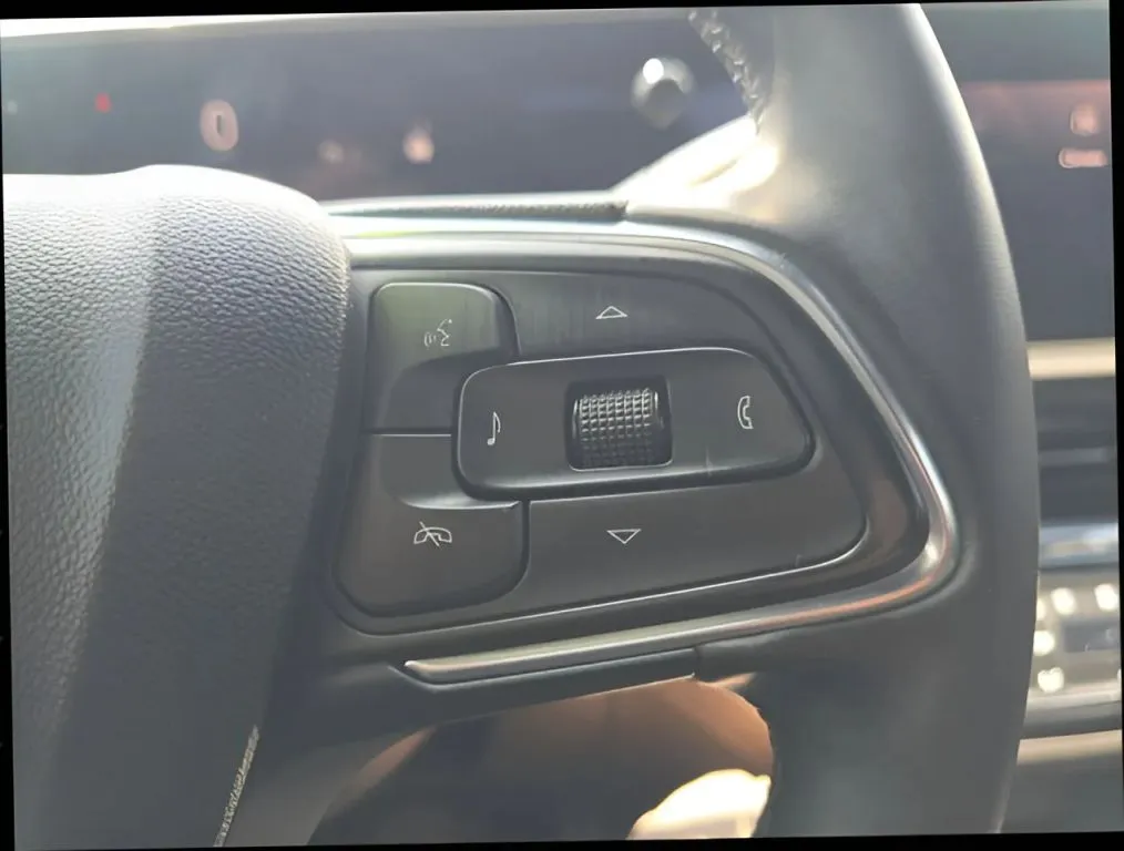 Buick Envista photo 24