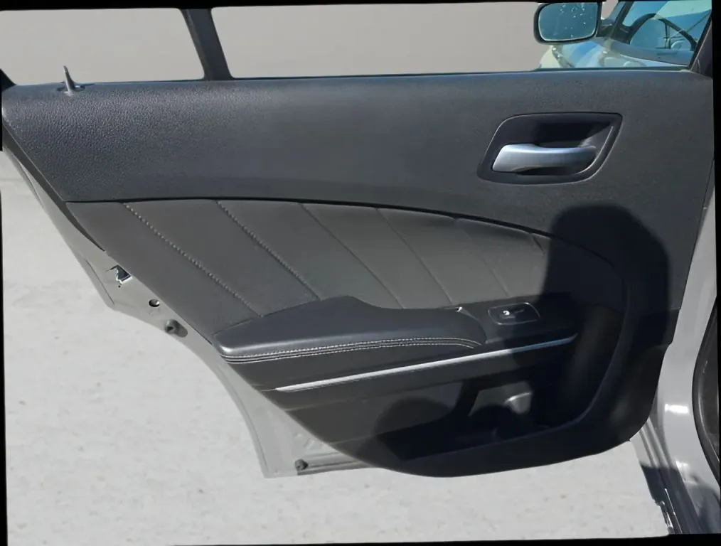 Dodge Charger photo 11