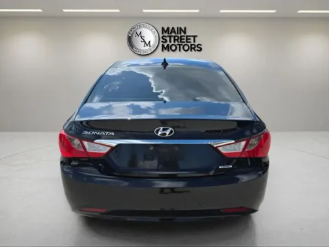 More photos of 2013 Hyundai Sonata Limited Sedan 4D at Main Street Motors, IN
