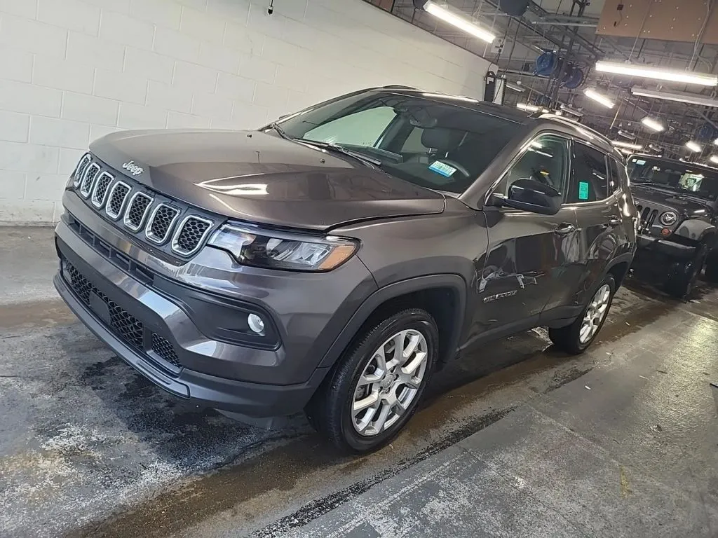 2023 Jeep Compass Latitude Lux Sport Utility 4D for sale in Portage, IN