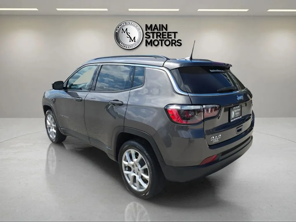 Jeep Compass photo 3