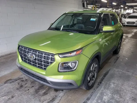 Green 2020 Hyundai Venue SEL Sport Utility 4D for sale in Portage, IN