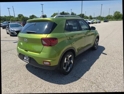 More photos of 2020 Hyundai Venue SEL Sport Utility 4D at Main Street Motors, IN