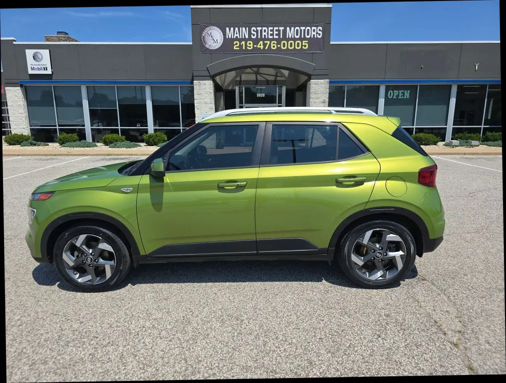 Green 2020 Hyundai Venue SEL Sport Utility 4D for sale in Portage, IN